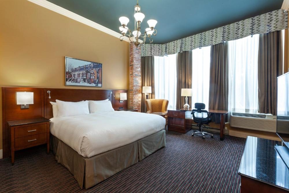 Executive Queen Room + Sofa bed